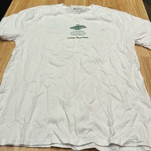John summit t shirt size large